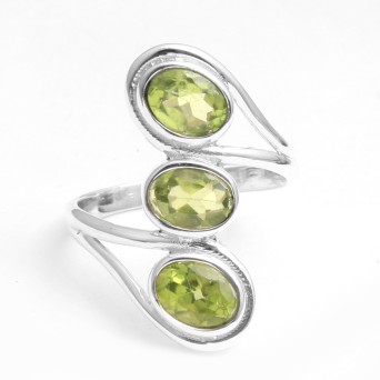 Peridot Gemstone Solid Ring Handmade Ring 925 Sterling Silver Statement Jewelry