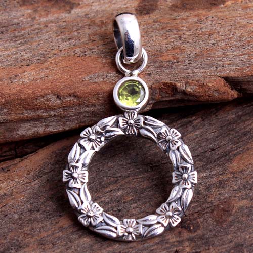 925 Sterling Silver Christmas Gift Flower Design Pendant Green Gemstone Jewelry Green Peridot Halloween Gift Handmade Jewelry Round Pendant Silver Pendant